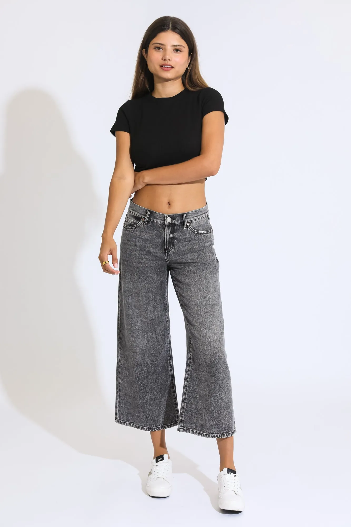 JAYCIE CLASSIC LOWRISE WIDE LEG CROP JEANS - BLACK CARBON